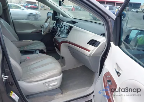 2013 Toyota Sienna Xle V6 7 Passenger Auto Access Seat/Xle V6 8 Passenger из США, поврежденный, VIN 5TDYK3DC4DS363908